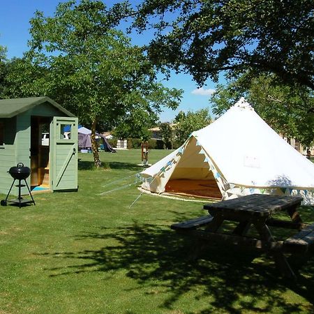 Camping La Foret De Tesse Εξωτερικό φωτογραφία