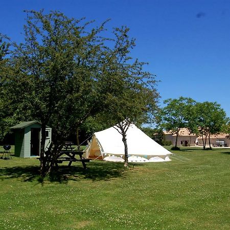 Camping La Foret De Tesse Εξωτερικό φωτογραφία