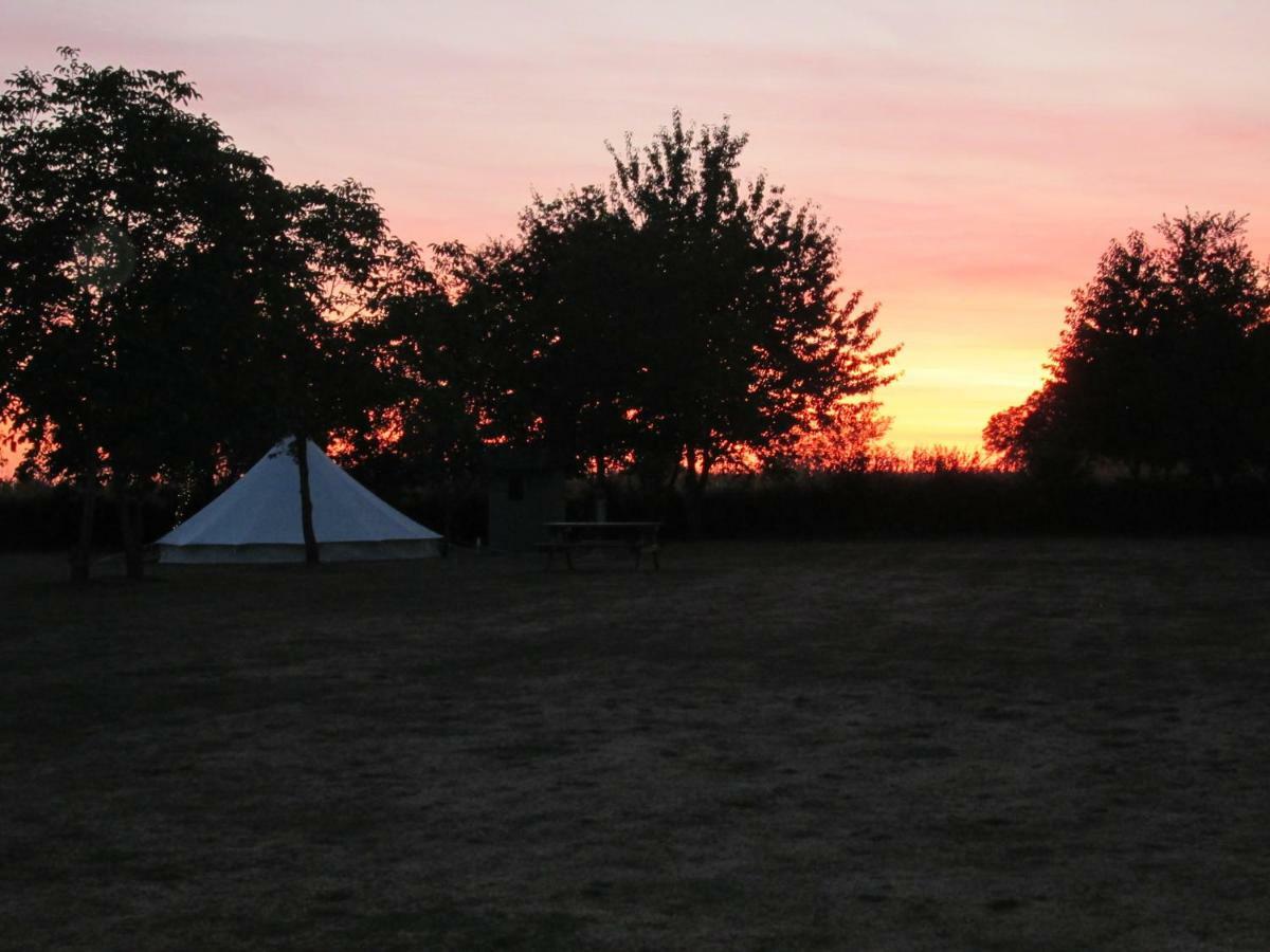 Camping La Foret De Tesse Εξωτερικό φωτογραφία